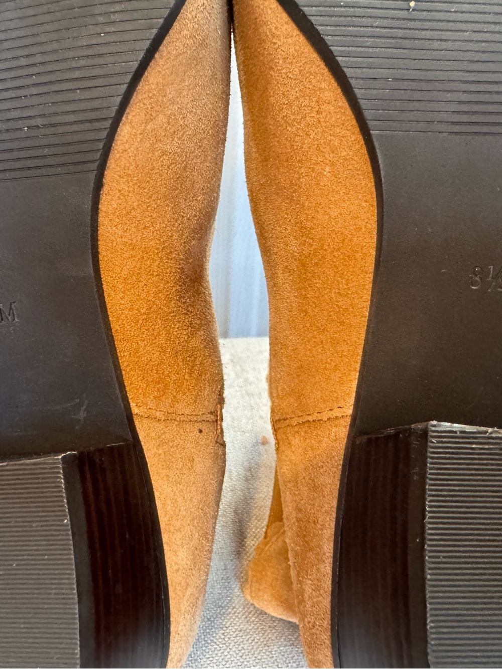 Talbots Woman’s Tan/Camel Scalloped Ankle Suede Booties Size 8.5 Inside Flaw - Picture 11 of 14